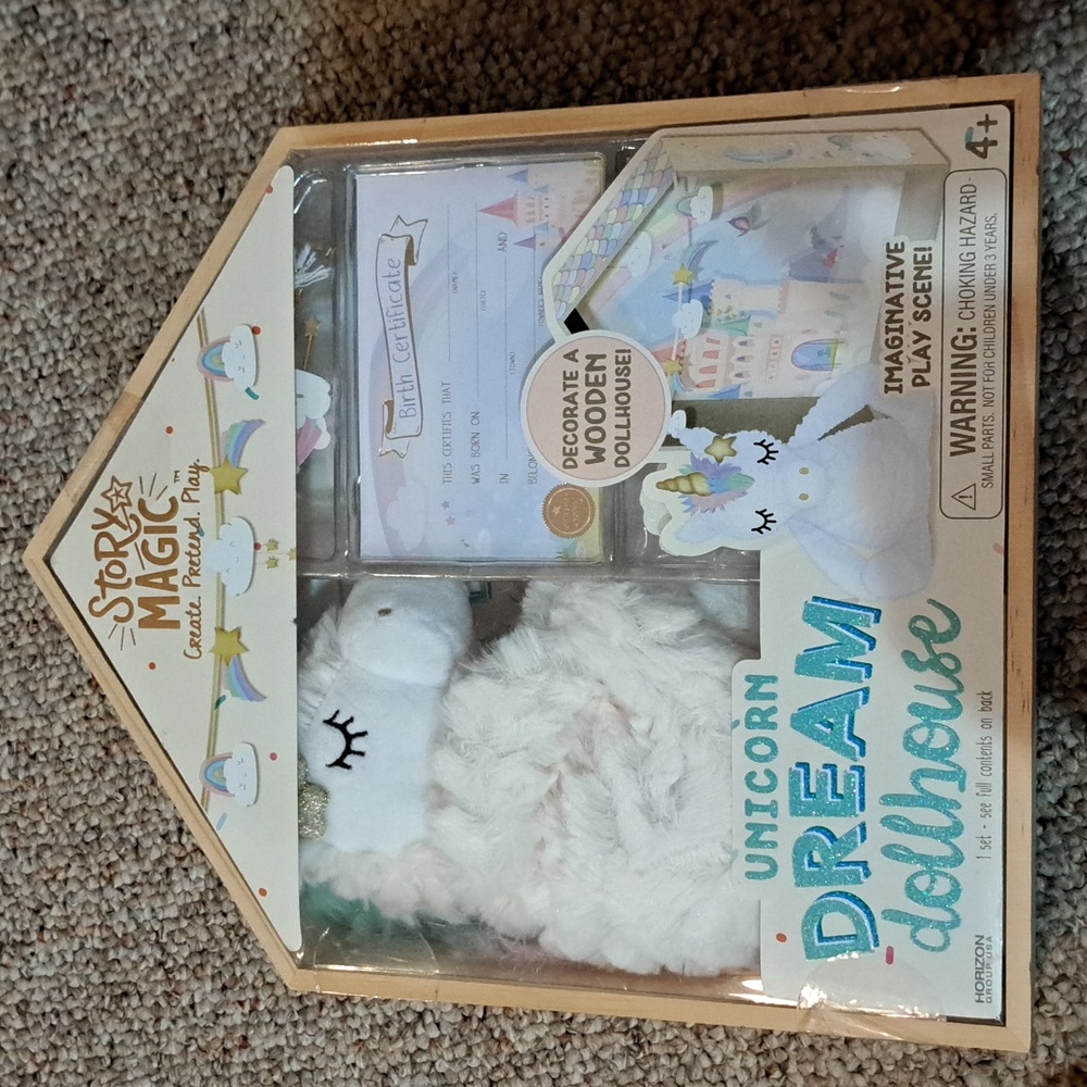 Unicorn dream dollhouse